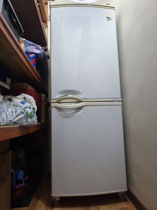 Продам холодильник