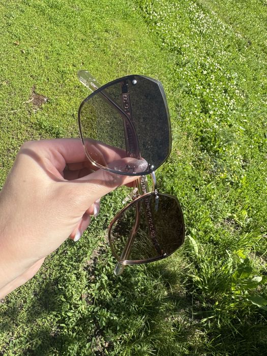 Очки солнцезащитные