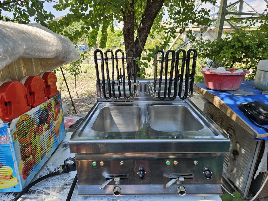 Фритюрник Специално за пържене на Риба и Картофи Професионален Трифазен 15kw.  МОЩЕН 2х10 литра със кранчета за източване Германия Цена 450 Евро