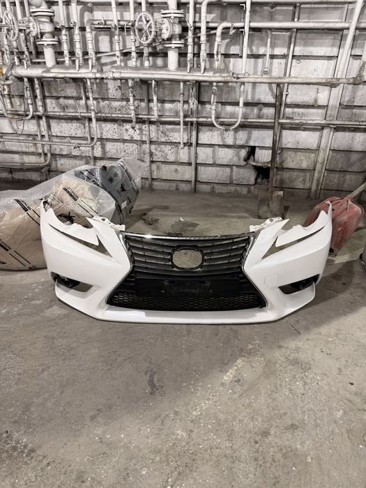 Продам бампер lexus is XE30 в хорошем состоянии