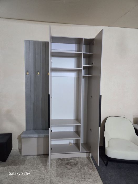 Прихожка со шкафом