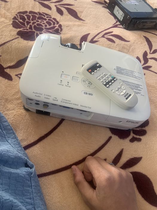 Vand videoproiector epson EB-X7