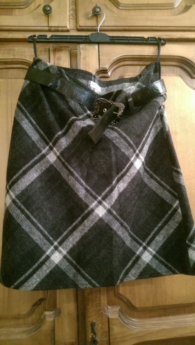 Vand fuste mini  gri carouri lana