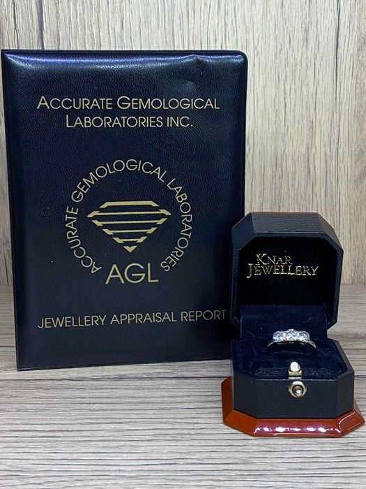 Златен пръстен с диаманти / Сертификат - AGL