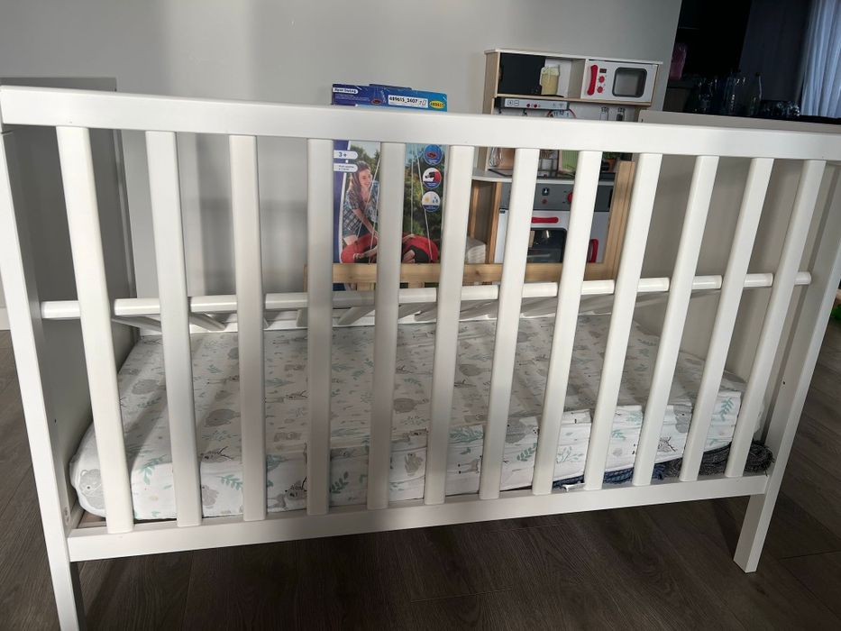 Patut IKEA SUNDVIK, 60x120 cm + saltea cocos
Caracteristici:
somiera r