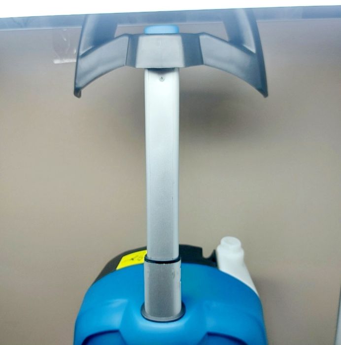 Нова водоструйка Makita HW102