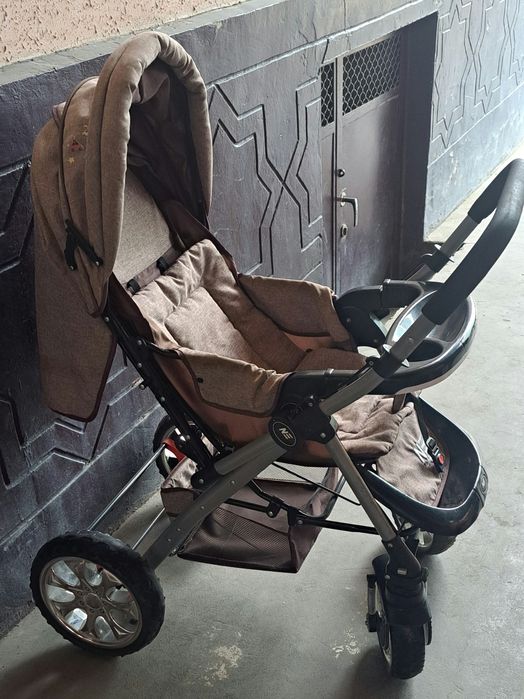 Kolyaska sotiladi. Xolati yaxshi ko'p ishlatilmagan