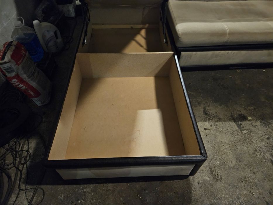 Голям ъглов диван