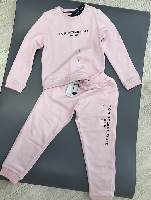 Продам костюм на девочку