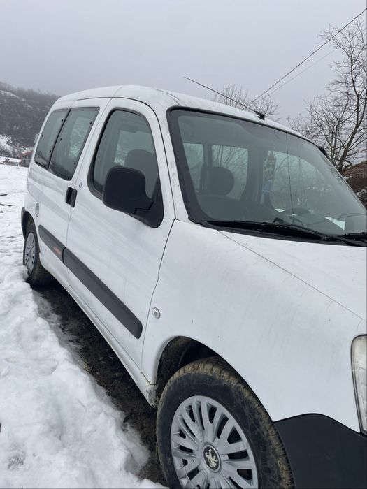 Vand pogeot  masin am merge functioneaza perfect acte la zi fiscal pe