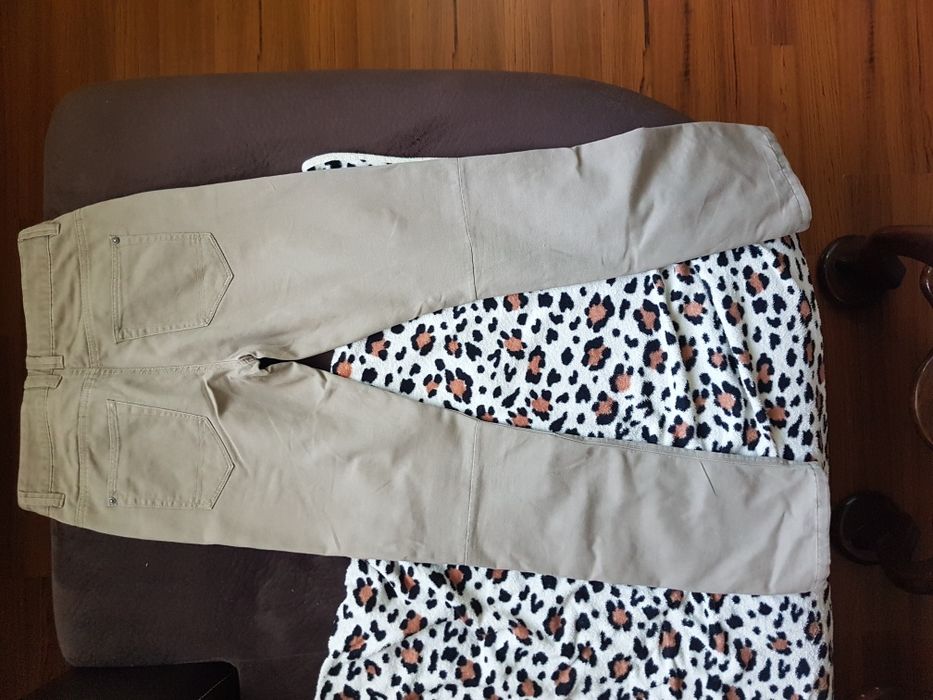 Продават се дънки Wrangler, Lee, Armani и панталон