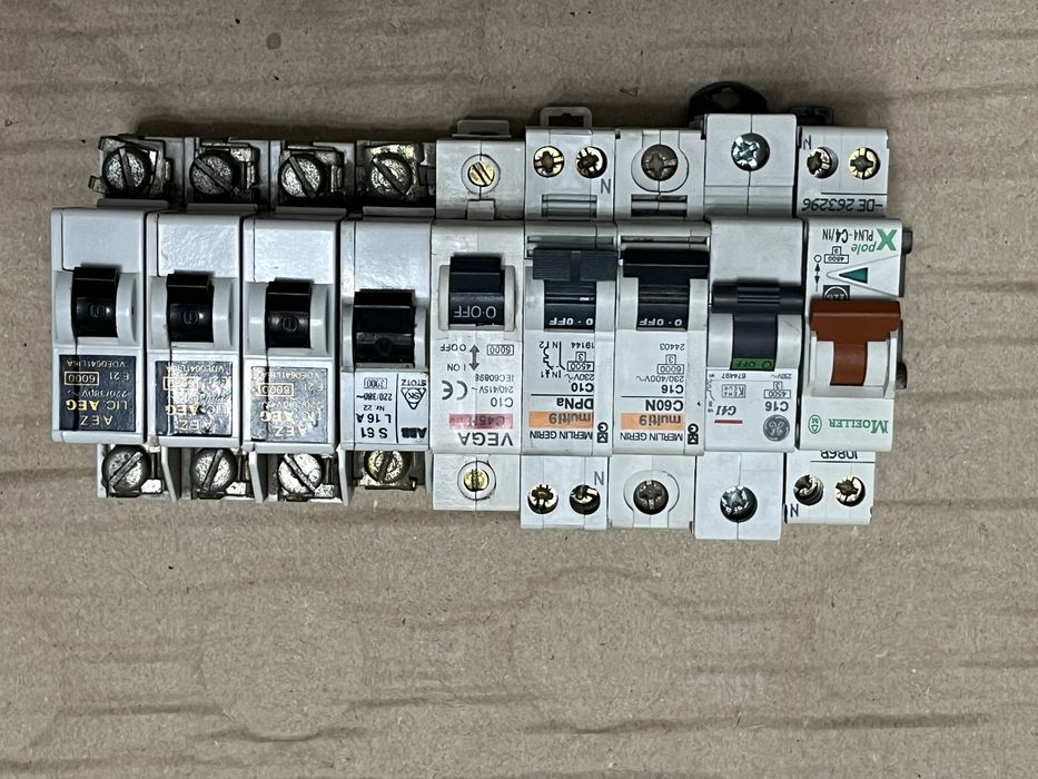 Siguranțe automate Moeller GE Merlin Gerin ABB AEG – 4A 10A 16A