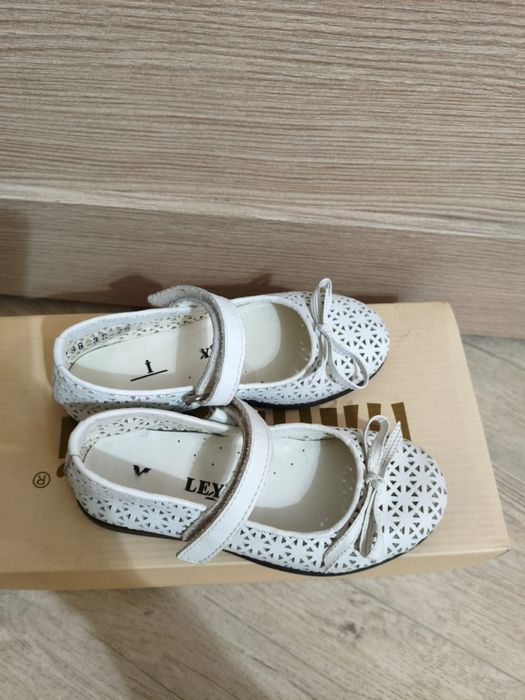 Продам туфли  для девочки