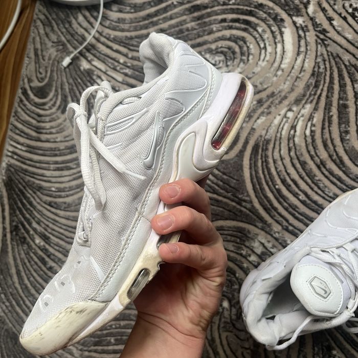 Adidasi nike tn