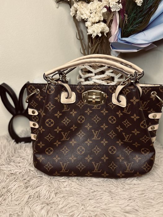 Дамска чанта louis vuitton