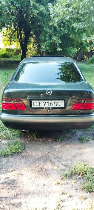 Mersadez-benz W210