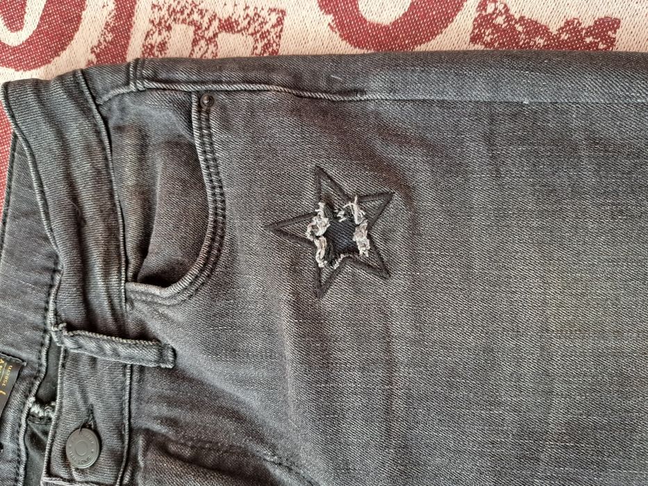 Продам джинсы для девочки
