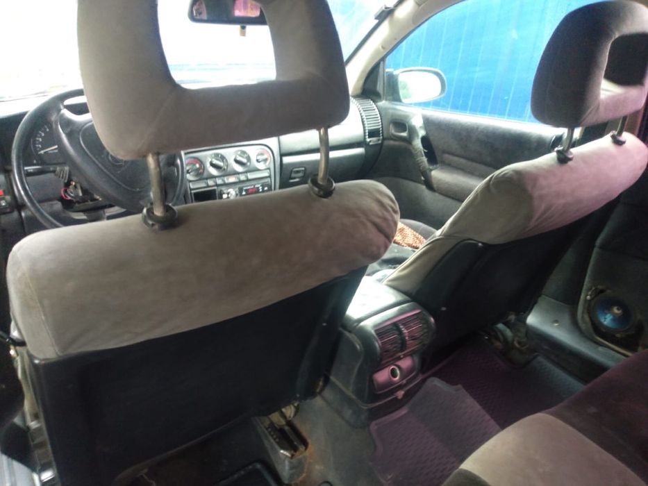 Опель омега.