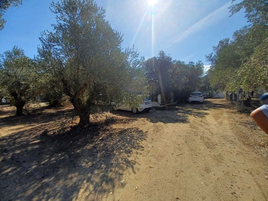 Продава се парцел 461 м2 на 2 улици в регулация в Неа Врасна, Гърция