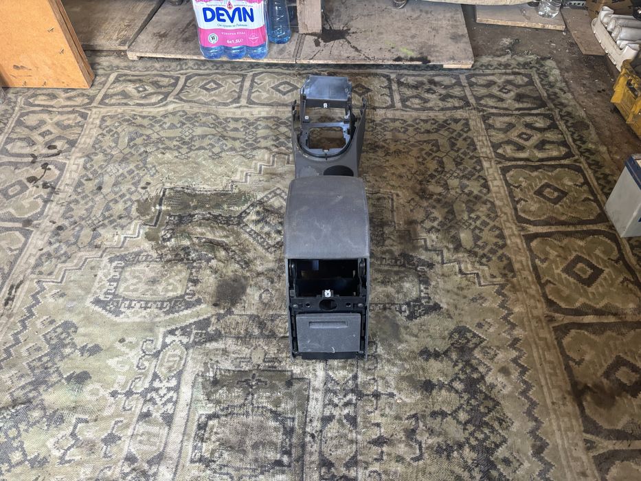 Подлакътник за Vw Тоаран 2003- 2006г