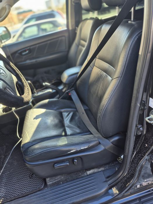 Продам надёжный джип ,Тойота Форчюнер