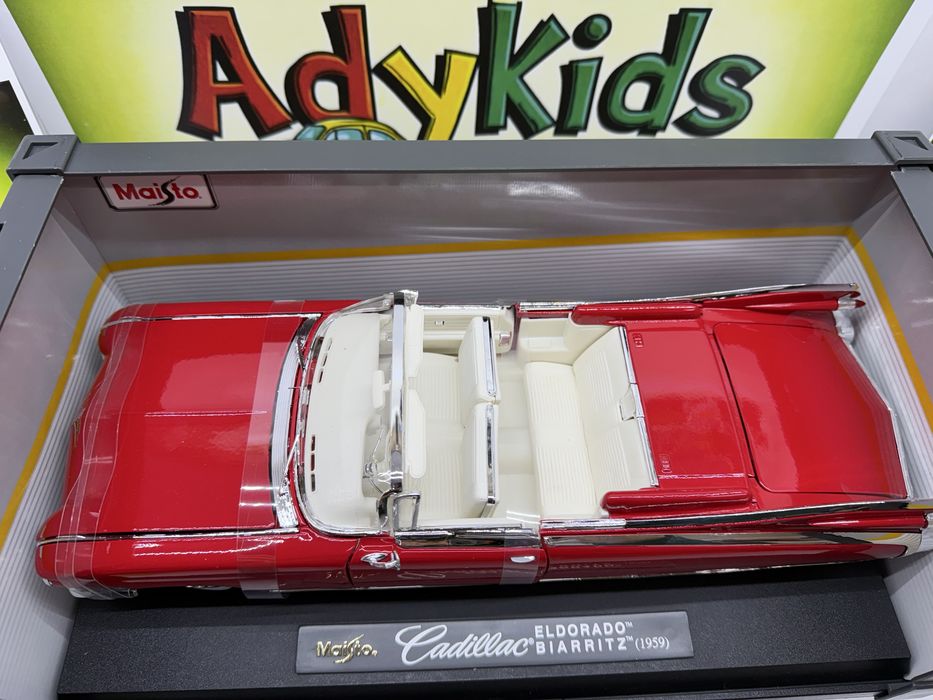 MAISTO Cadillac Eldorado Biarritz an 1959 machetă auto scara 1:18 30cm