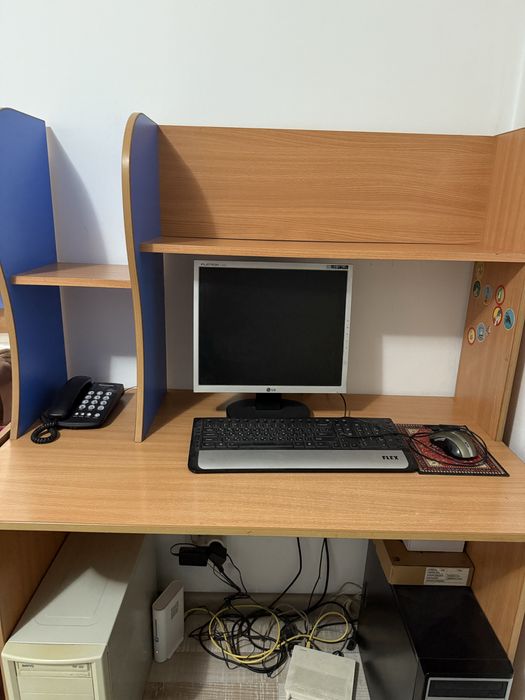 Продается детский мебель с компьютерным столом