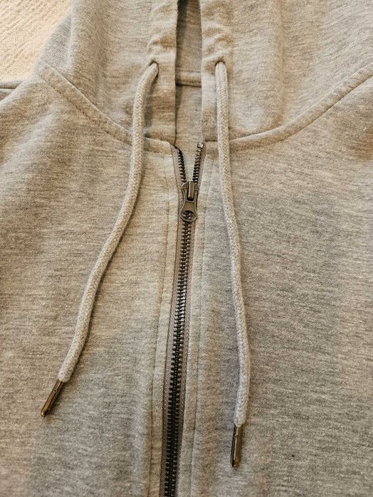 Продава се мъжки суичърт "JACK&JONES" в отлично състояние