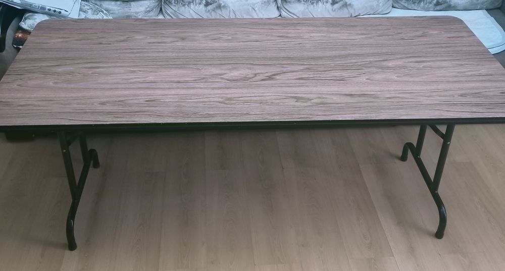 Срочно продам стол!