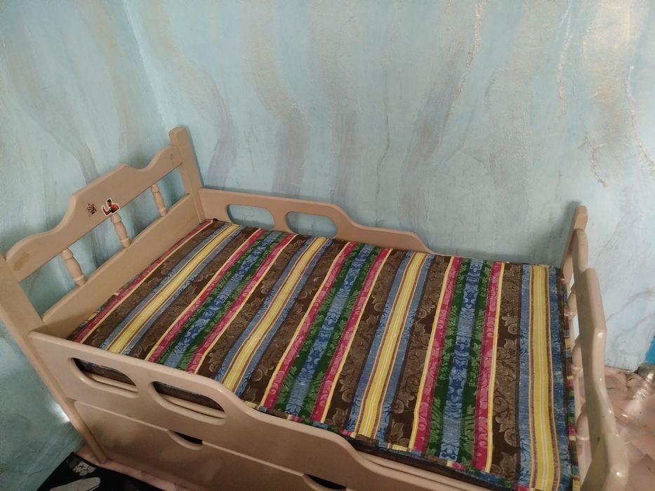 Продам детскую кровать