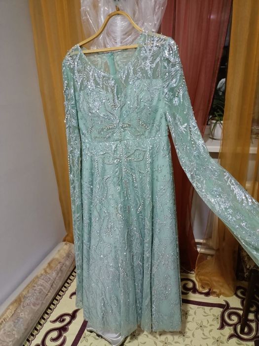 Платье вечернее нарядное