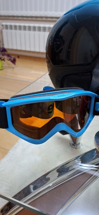 Детска ски каска и ски маска