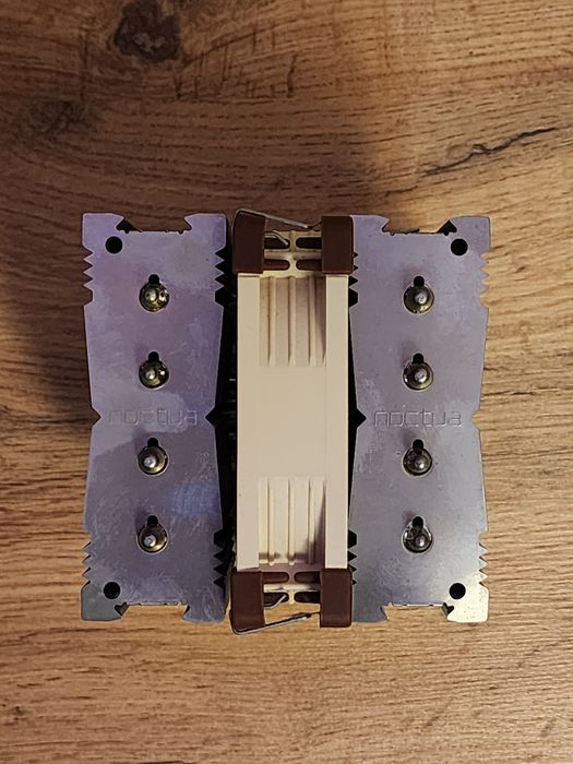 Башенный кулер Noctua NH-D9L с креплением на LGA1151/5  Кулер