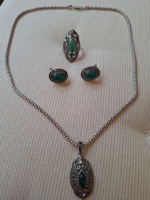 Set argint cu marcasite si agat verde