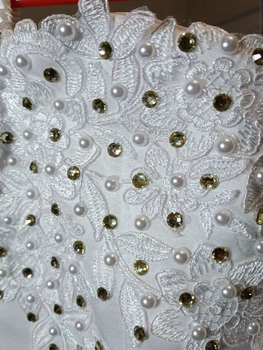 Продам платье на девочку на рост 130-140