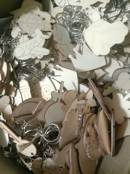 Деревянные брелки для разукрашивания