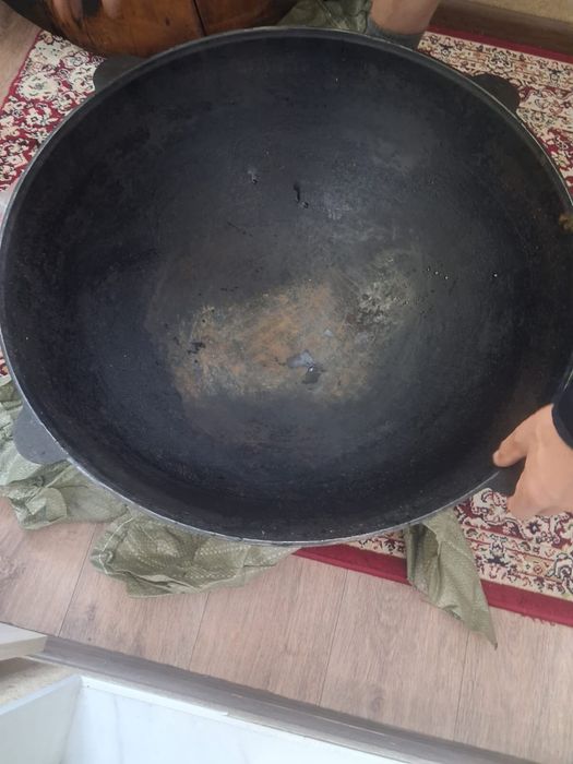 Продам советский чугунный казан