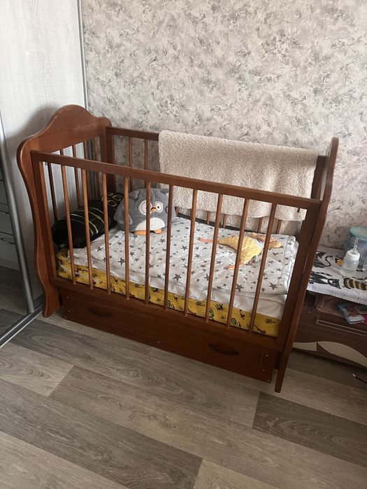 Продам детскую кроватку