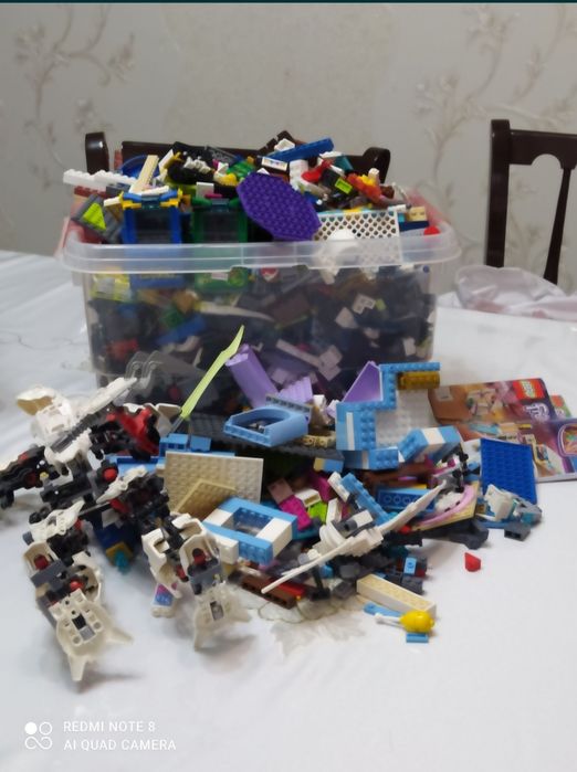 6 кг деталей от Лего.