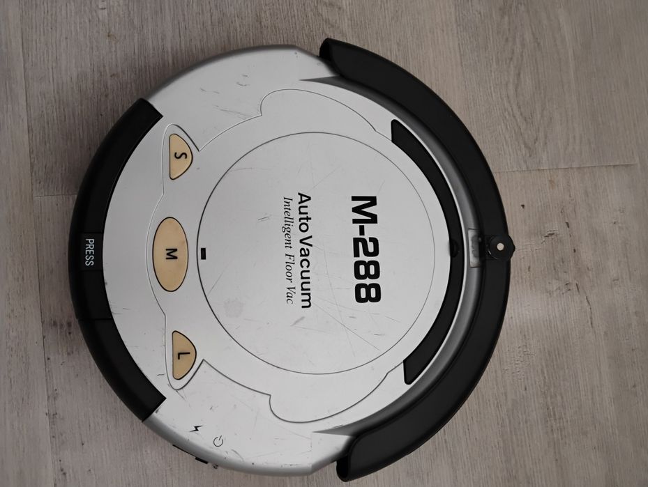 робот прахосмукачка