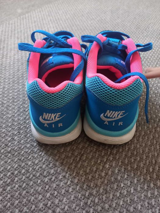 Маратонки Nike 38