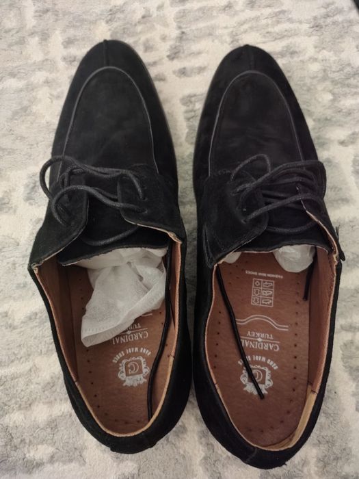 Продам новый туфли замш