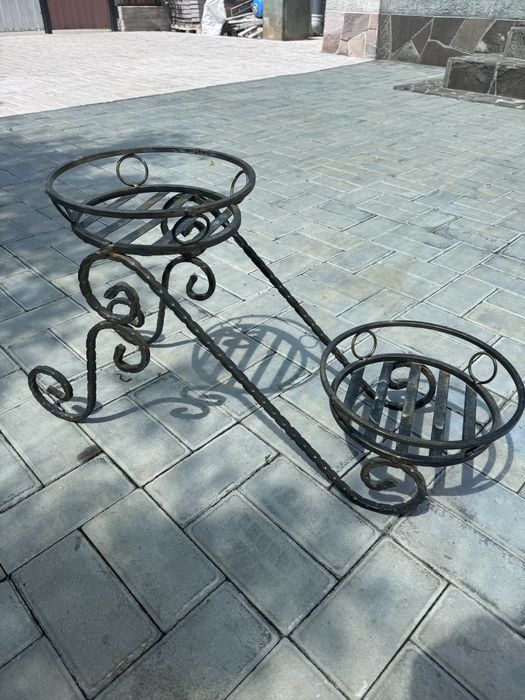 Подставка под цветы .