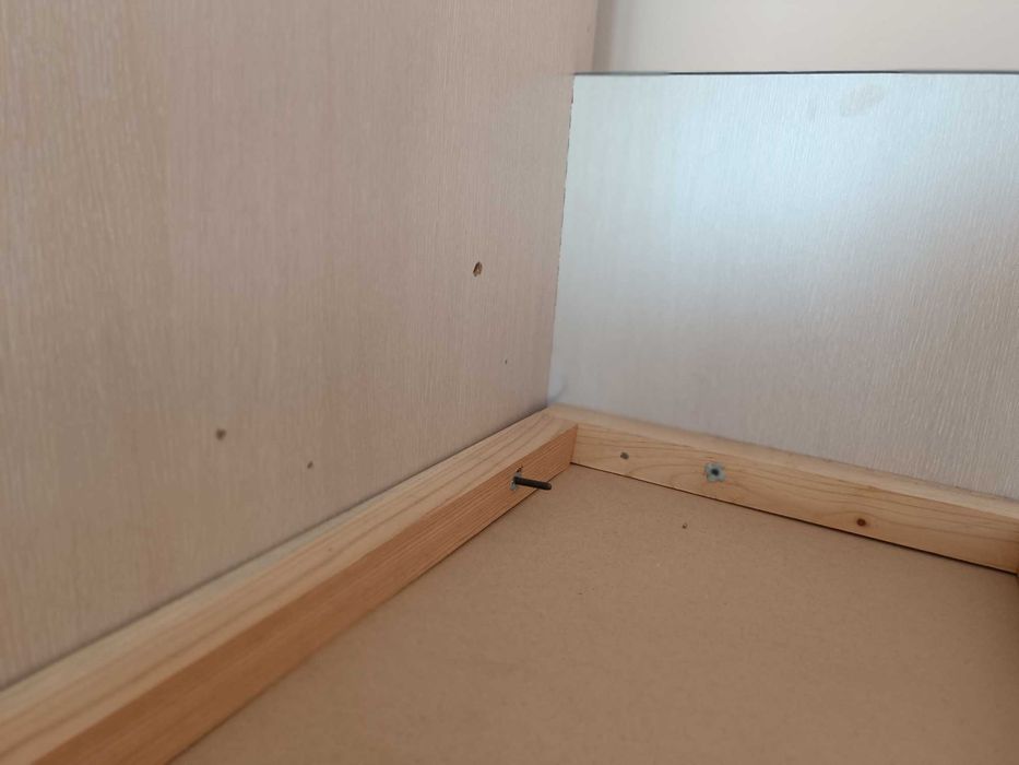 Продавам двуетажно легло