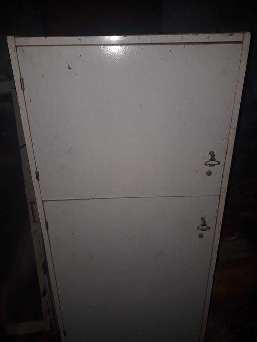 Продам шкаф пенал