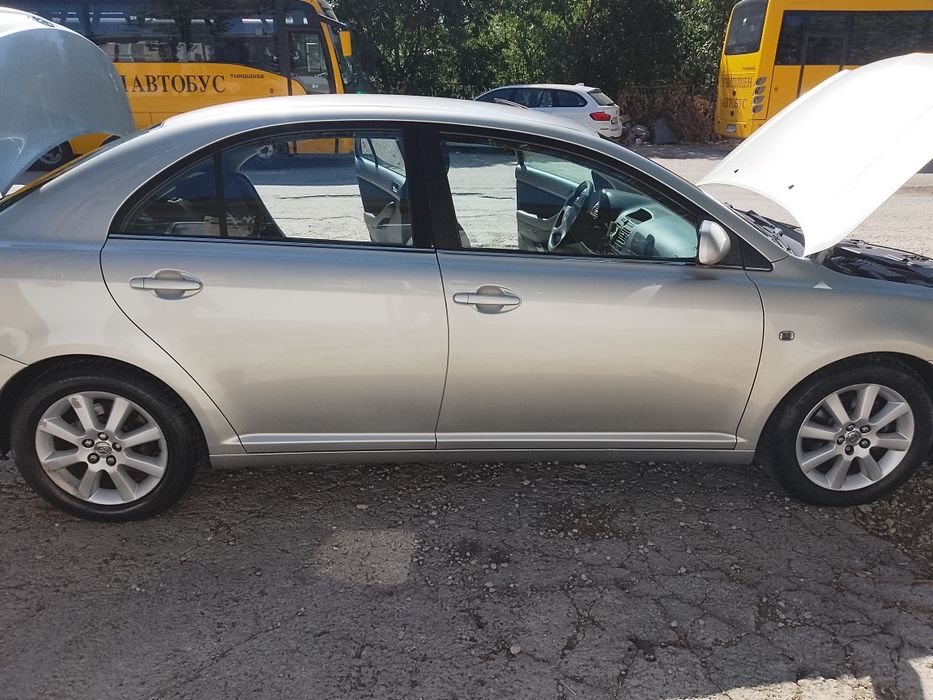 ТОЙОТА АВЕНСИС  1.9 газ нензин