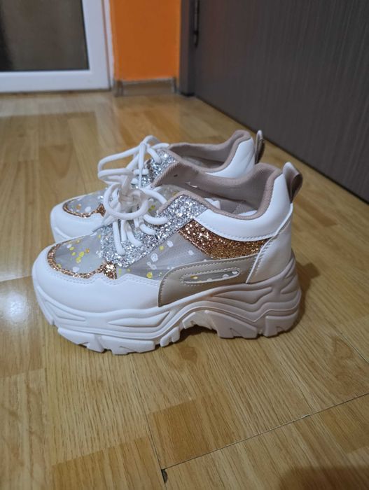 Маратонки състояние Ново