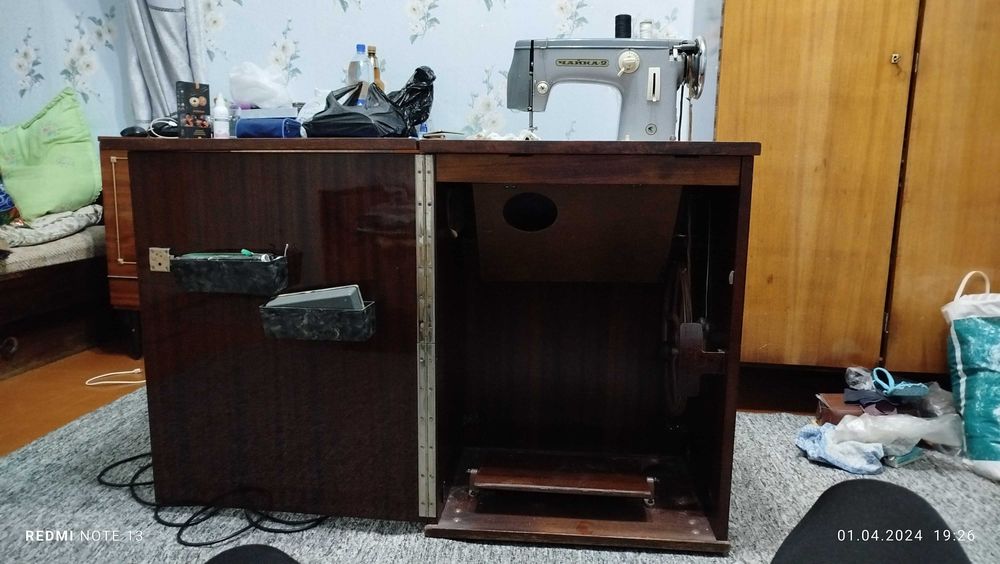 Швейная машинка Чайка