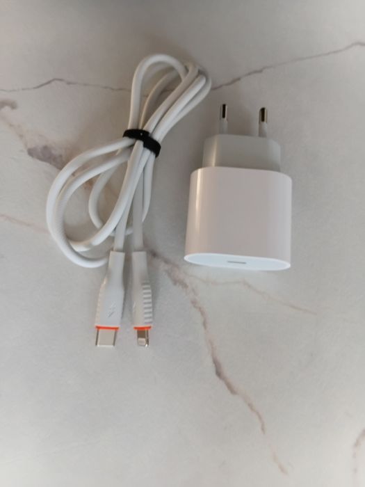 Кабель и Адаптер Apple USB-C