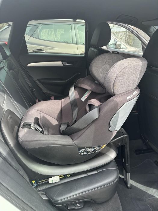 Дестско столче Maxi Cosi с база за кола с функция сън
